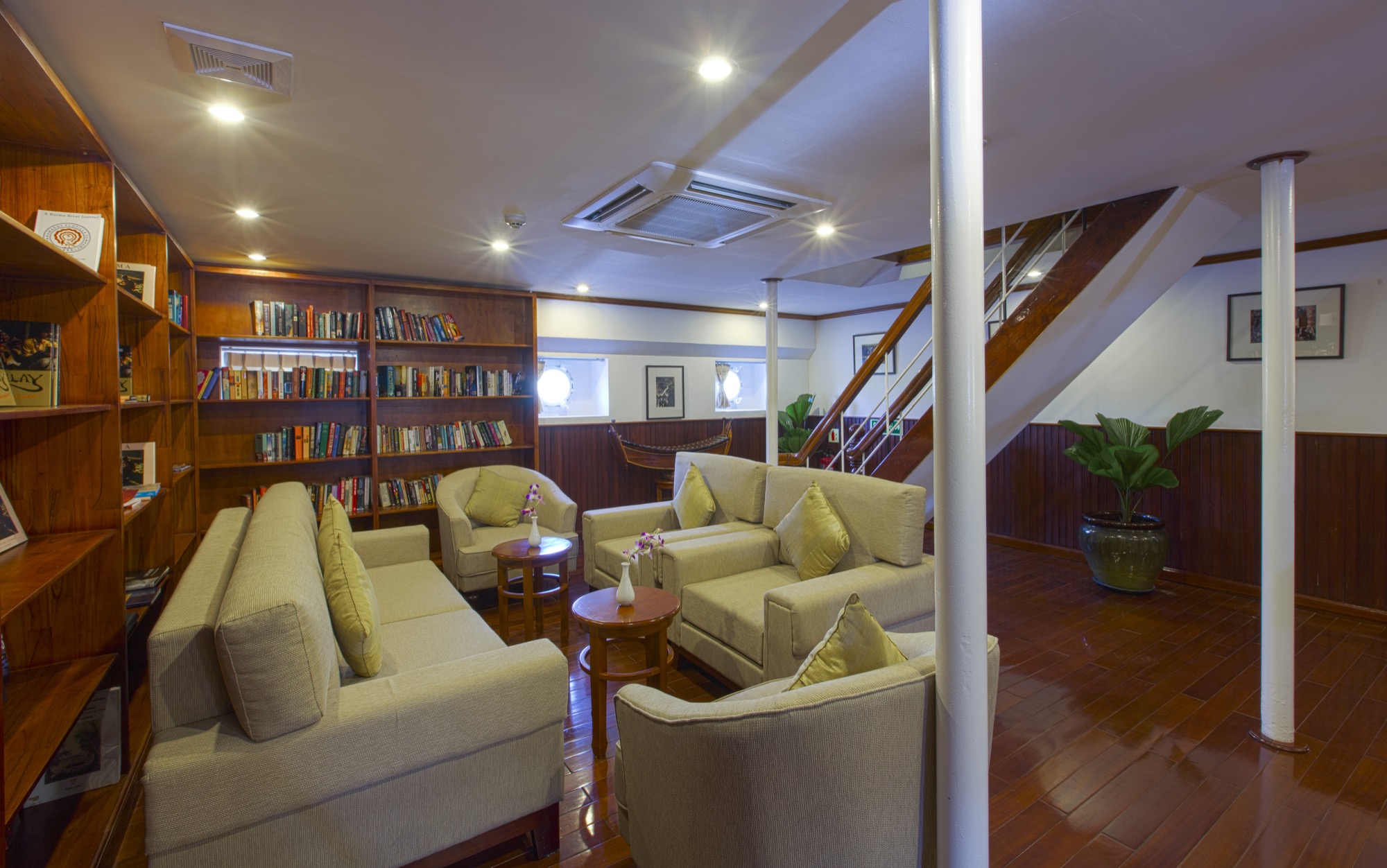 Pandaw RV Mekong Pandaw Library 3.jpg
